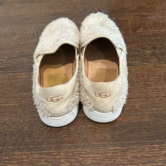 Ugg size 8 - Picture 3 of 4